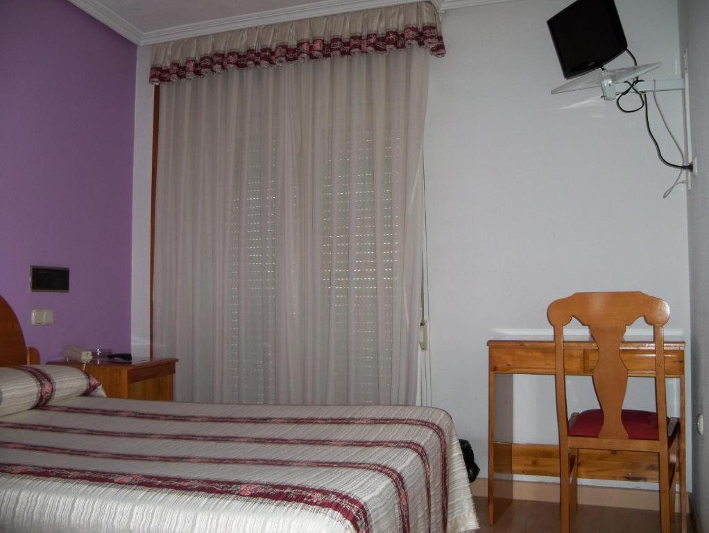 Hostal Virgen Del Villar Laguna de Duero Rum bild