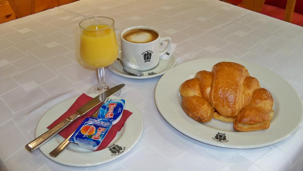 Hostal Virgen Del Villar Laguna de Duero Exteriör bild