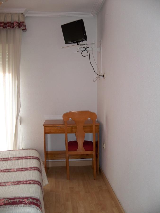 Hostal Virgen Del Villar Laguna de Duero Exteriör bild