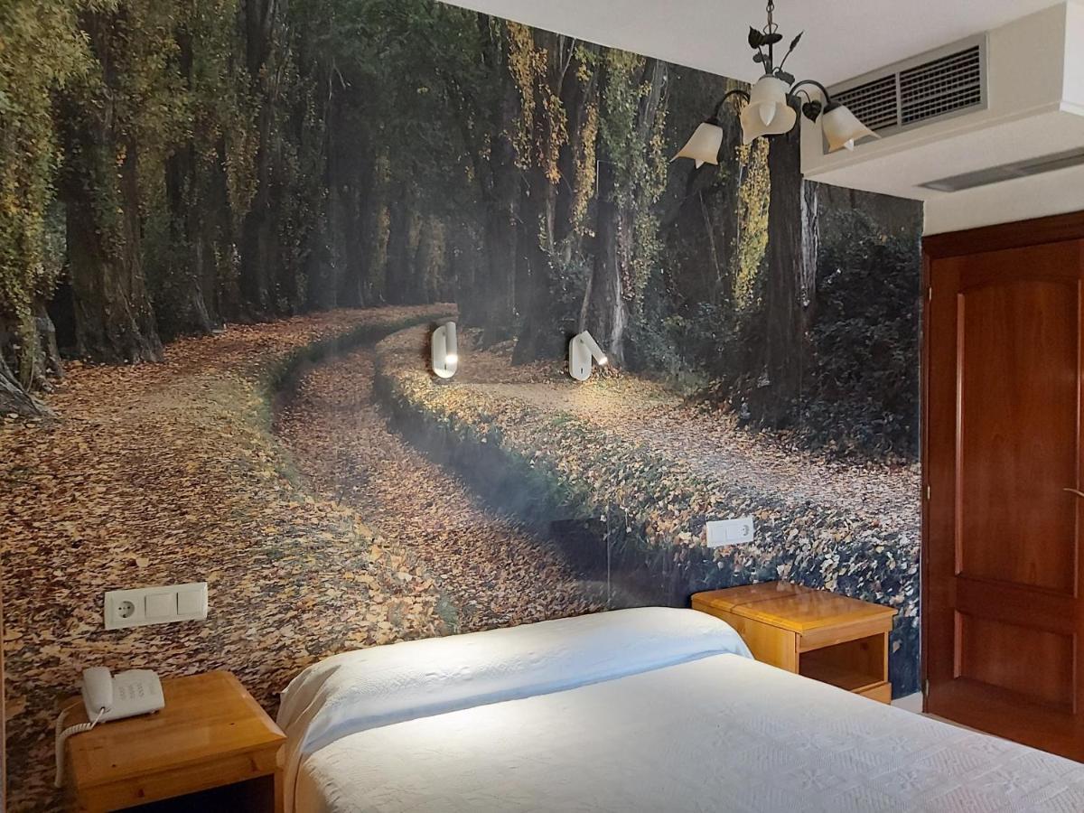Hostal Virgen Del Villar Laguna de Duero Exteriör bild