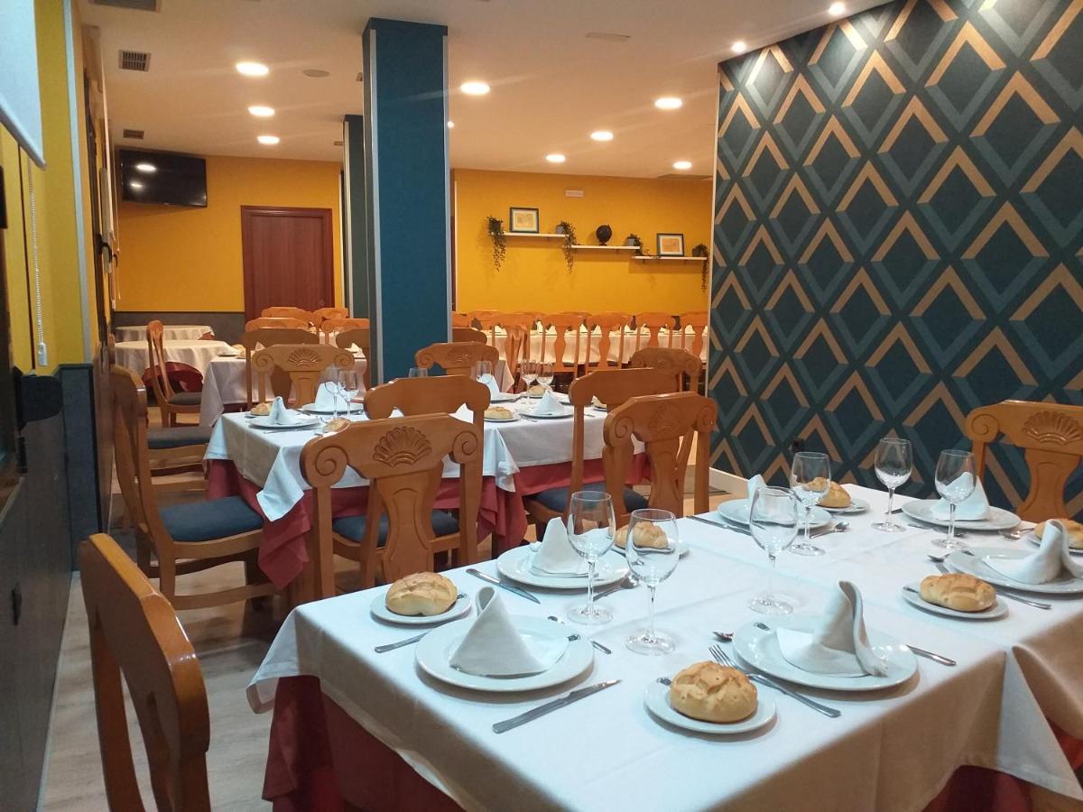 Hostal Virgen Del Villar Laguna de Duero Exteriör bild